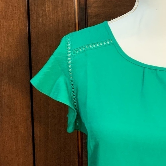 ⭐️nwt - Green Haute Monde (from Buckle) Top ⭐️ - Picture 3 of 6